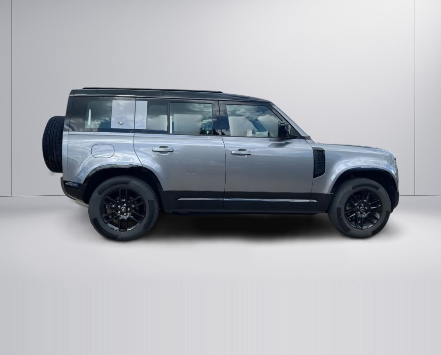 Land Rover Defender 110 D250 X-Dynamic (3)
