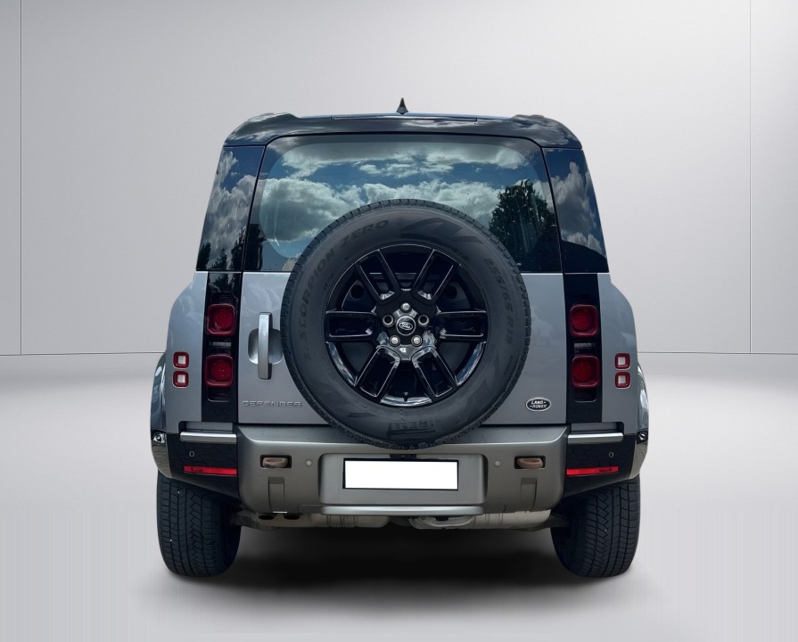 Land Rover Defender 110 D250 X-Dynamic (5)