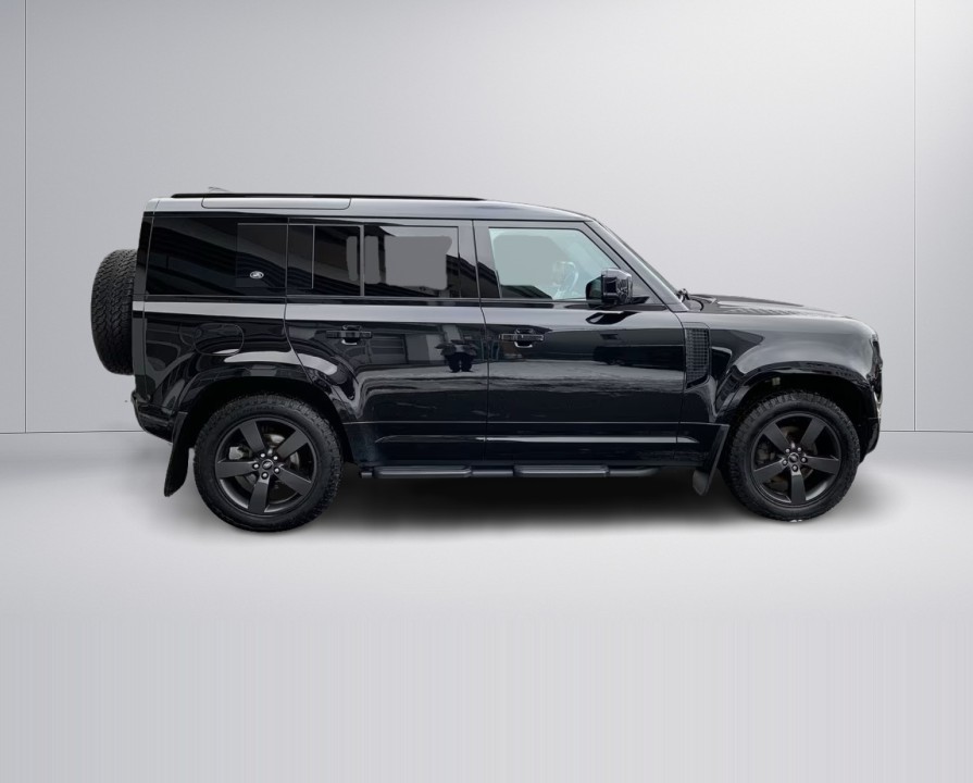 Land Rover Defender 110 D250 AWD (2)