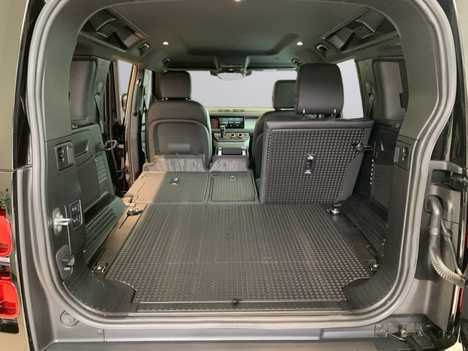 Land Rover Defender 110 D250 AWD - foto 24