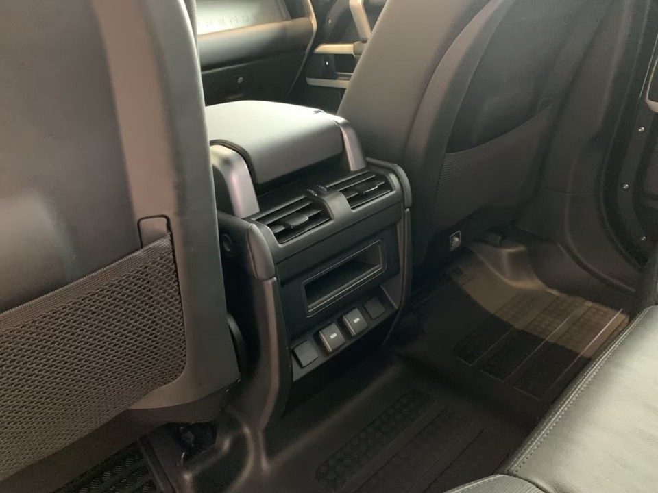 Land Rover Defender 110 D250 AWD - foto 12