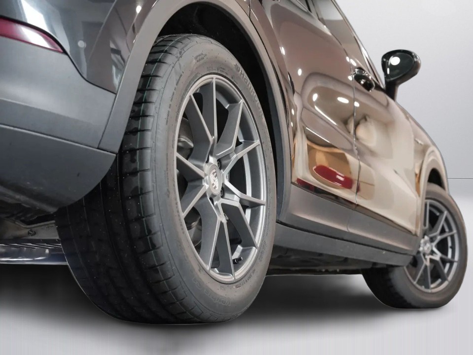 PORSCHE Cayenne 2025 — imagine 16