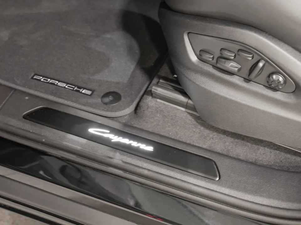 Porsche Cayenne Coupe E-Hybrid Black Edition - foto 18