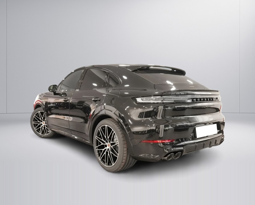 PORSCHE Cayenne Coupe 2026 — imagine 3