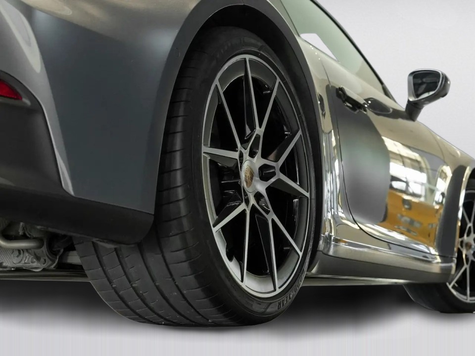 PORSCHE 911 2024 — imagine 17
