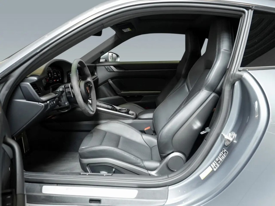 Porsche 911 Carrera - foto 9