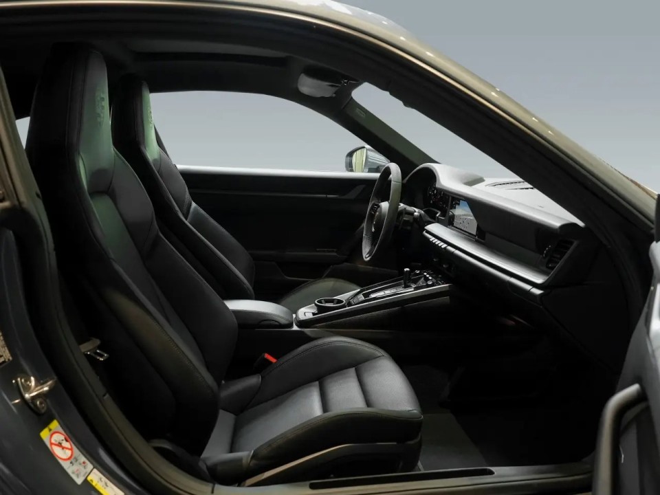 Porsche 911 Carrera - foto 8