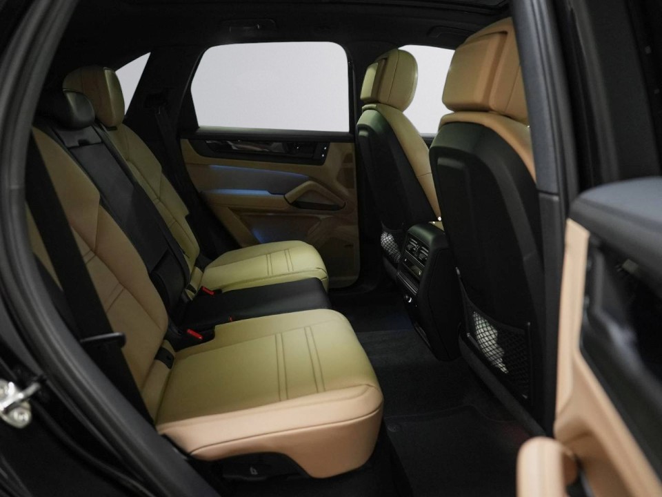 PORSCHE Cayenne 2025 — imagine 16