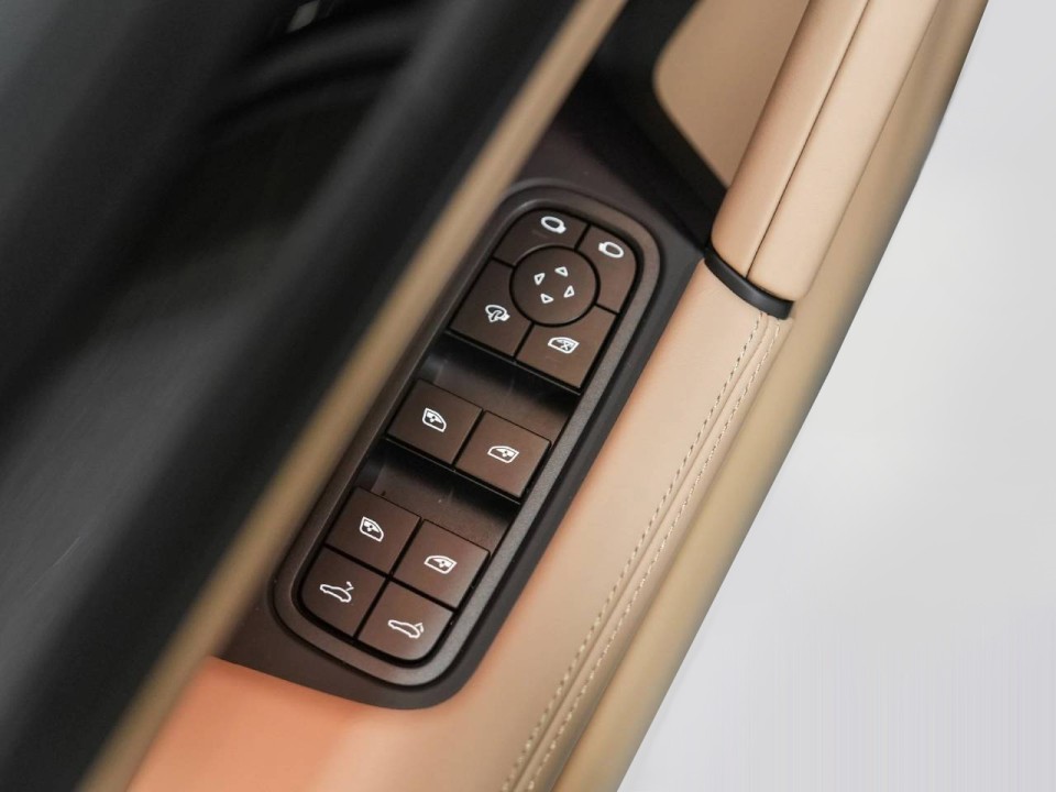 PORSCHE Cayenne 2025 — imagine 18