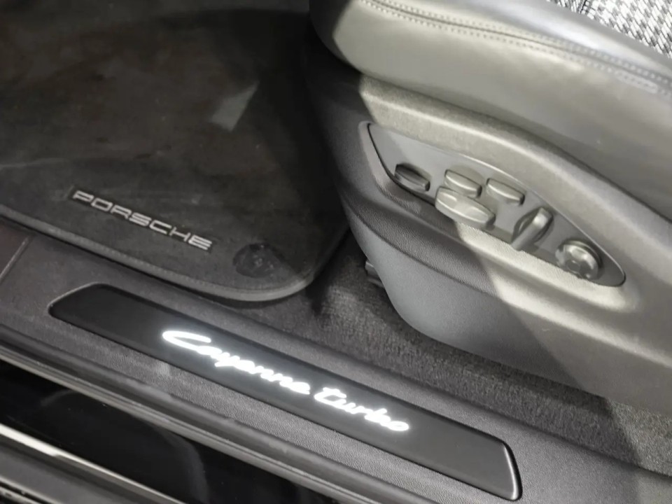 Porsche Cayenne Coupe Turbo E-Hybrid - foto 23