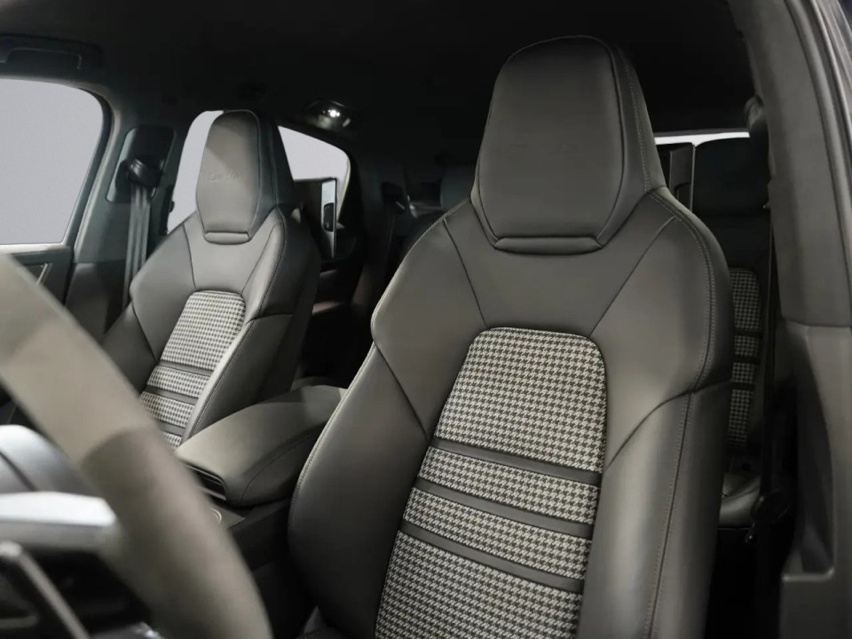 Porsche Cayenne Coupe Turbo E-Hybrid - foto 19