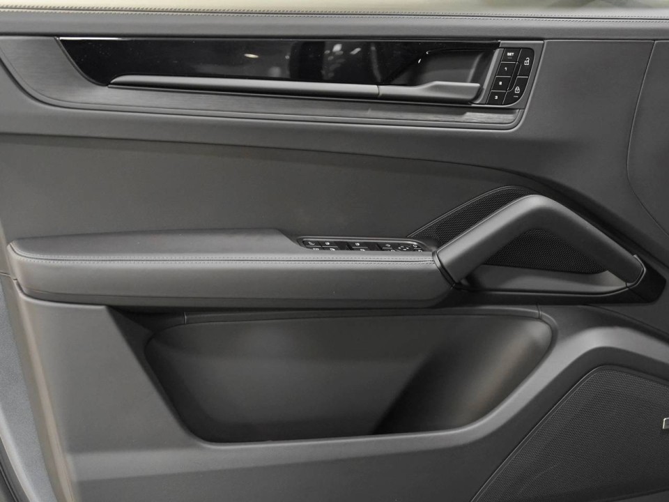 Porsche Cayenne Coupe E-Hybrid Black Edition - foto 22