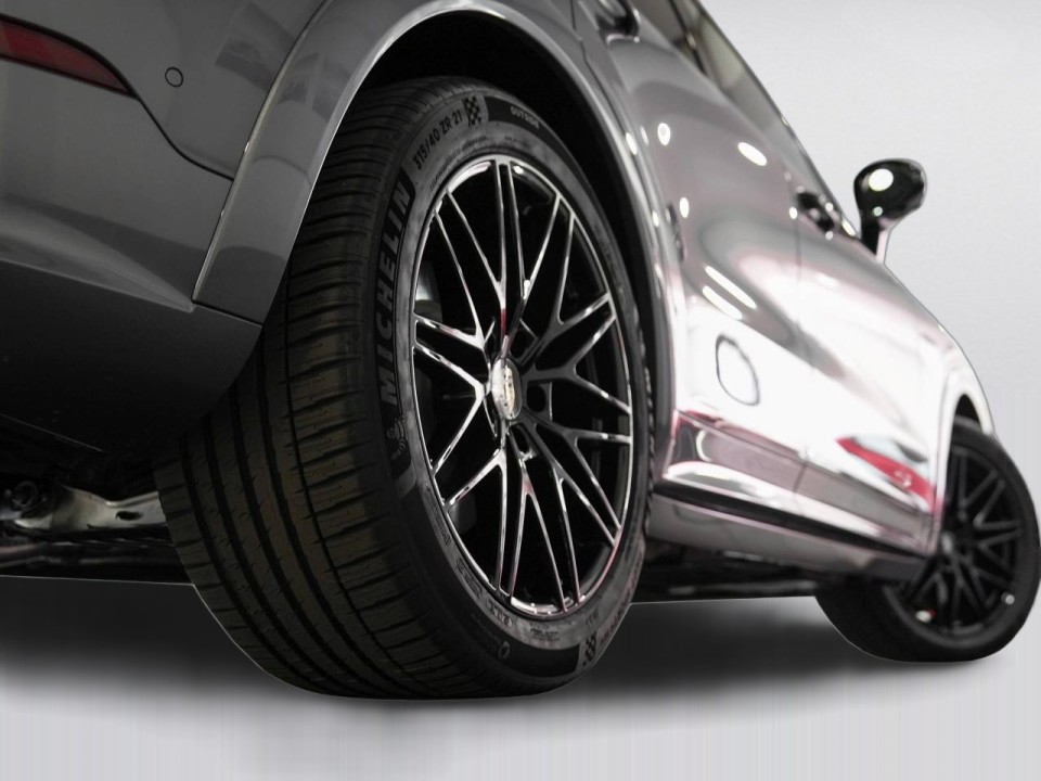 PORSCHE Cayenne Coupe 2026 — imagine 17