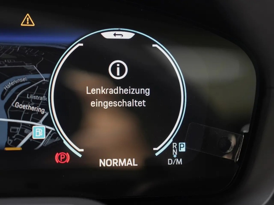 Porsche 911 Carrera 4 GTS - foto 13
