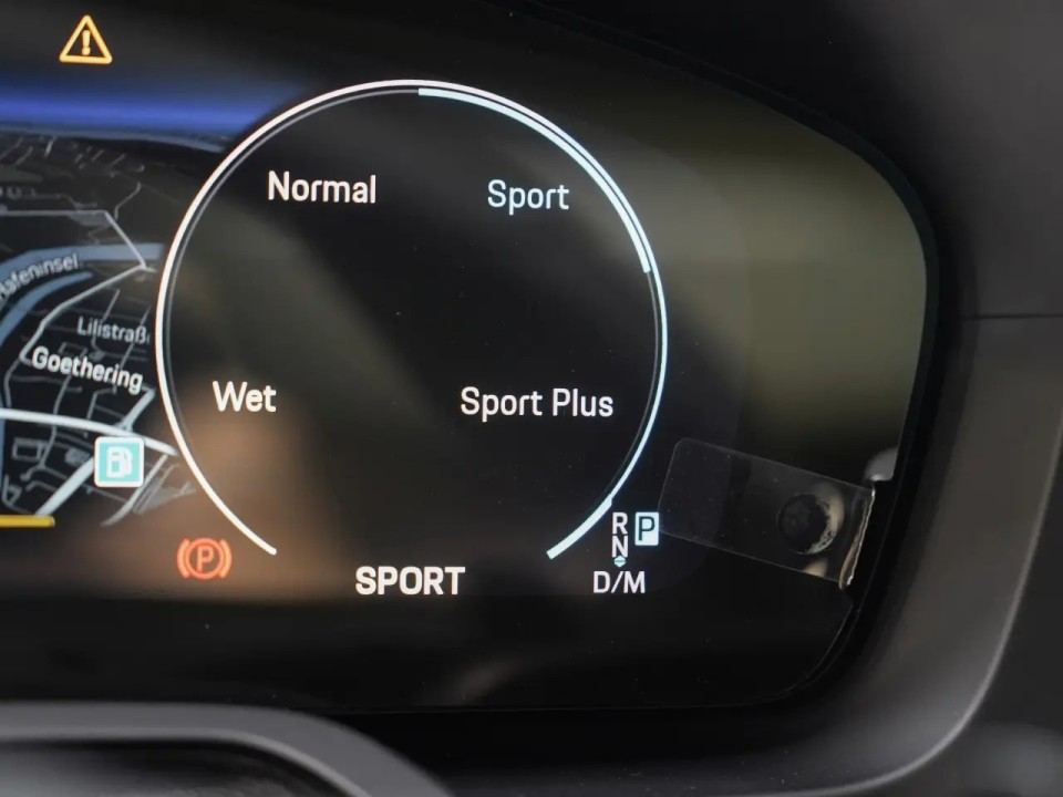 Porsche 911 Carrera 4 GTS - foto 14