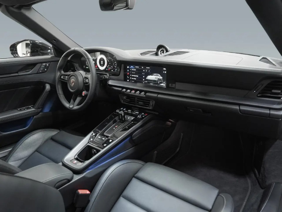 Porsche 911 Targa 4 GTS - foto 8