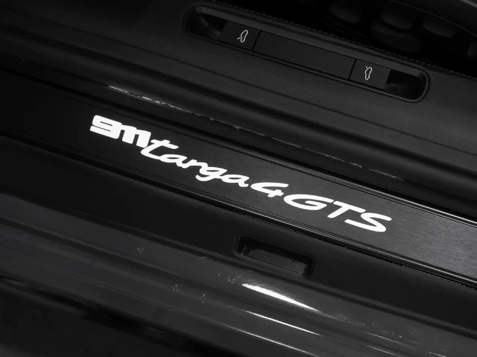 Porsche 911 Targa 4 GTS - foto 27