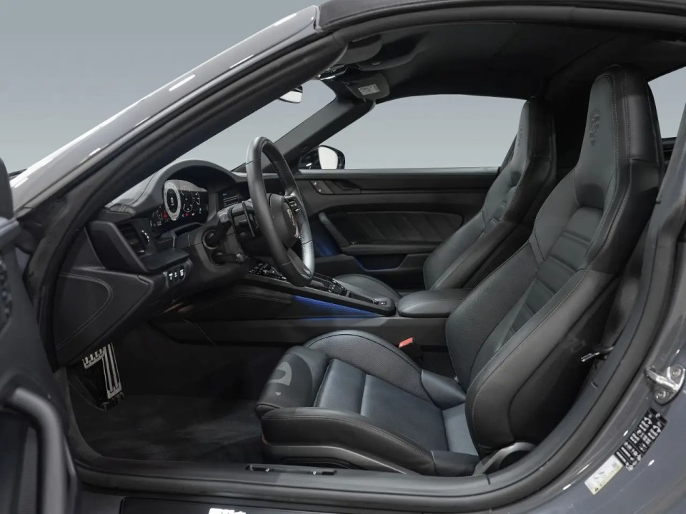 Porsche 911 Targa 4 GTS - foto 9