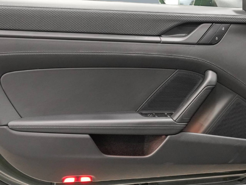 Porsche 911 GT3 Touring - foto 19