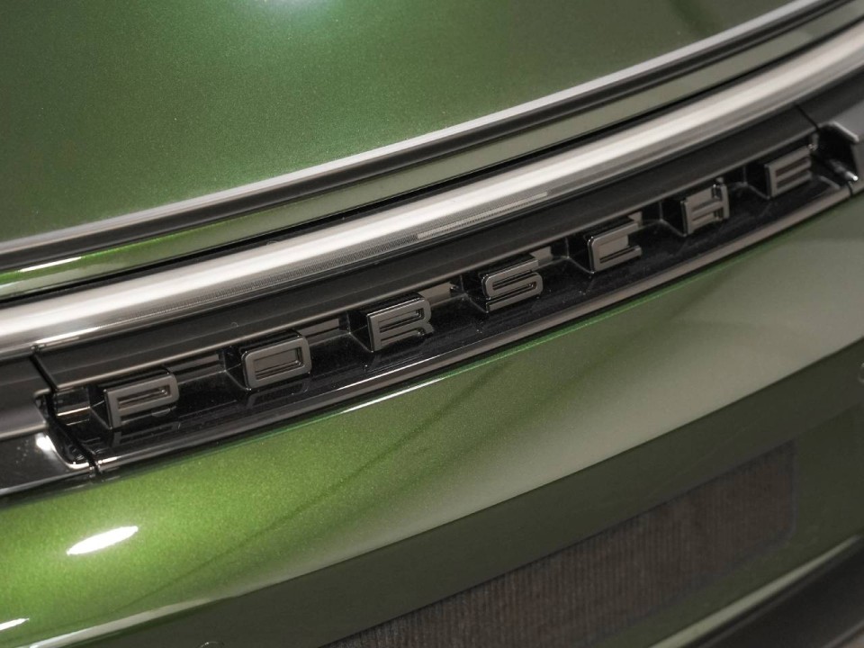 Porsche 911 GT3 Touring - foto 22