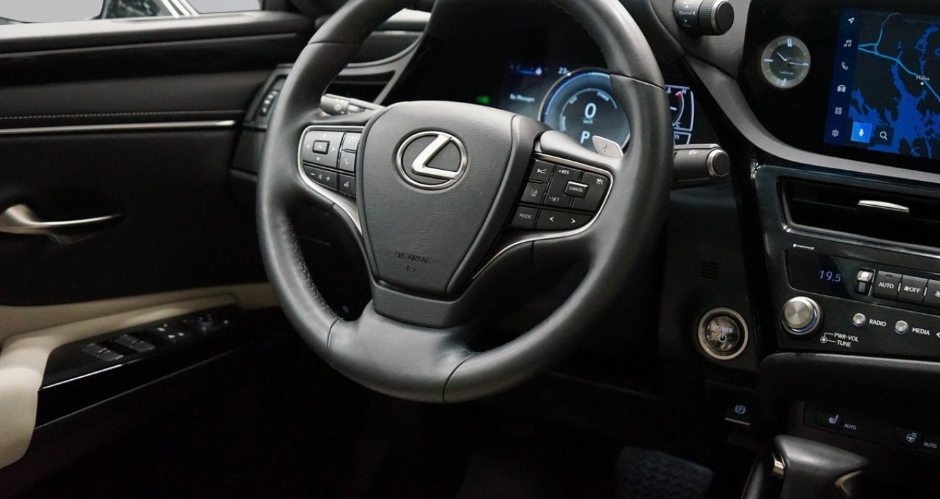Lexus Seria ES 300h Limited - foto 8