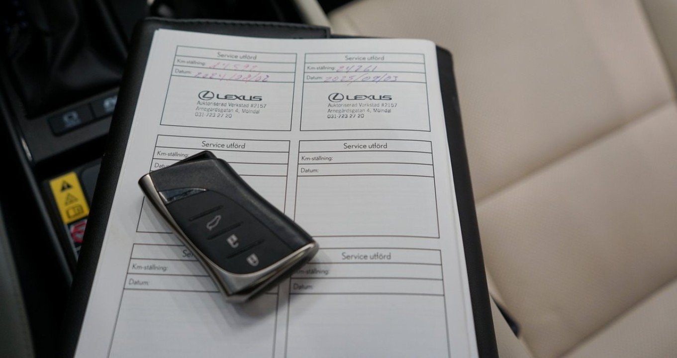 Lexus Seria ES 300h Limited - foto 12