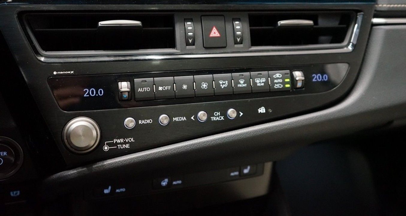 Lexus Seria ES 300h Limited - foto 10