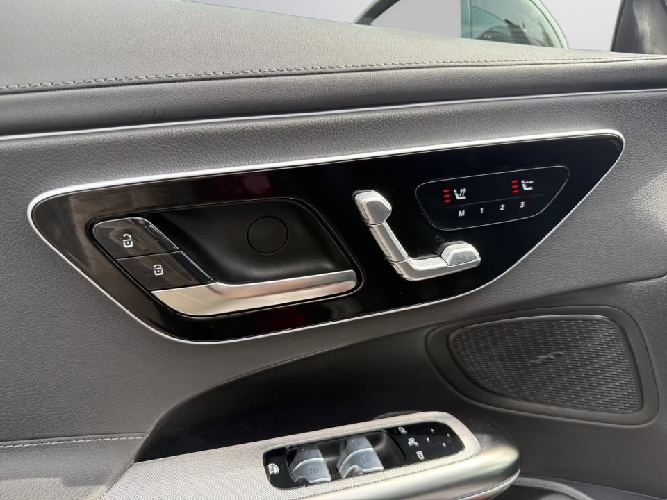 Mercedes-Benz CLE 300 4MATIC Cabrio AMG - foto 15