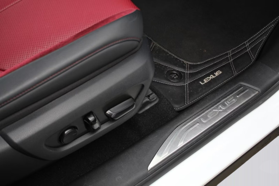 Lexus Seria RX 500h F-Sport Performance - foto 32