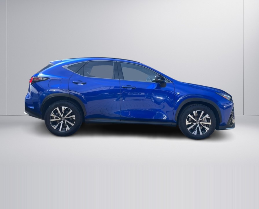 LEXUS NX 2022 — imagine 2