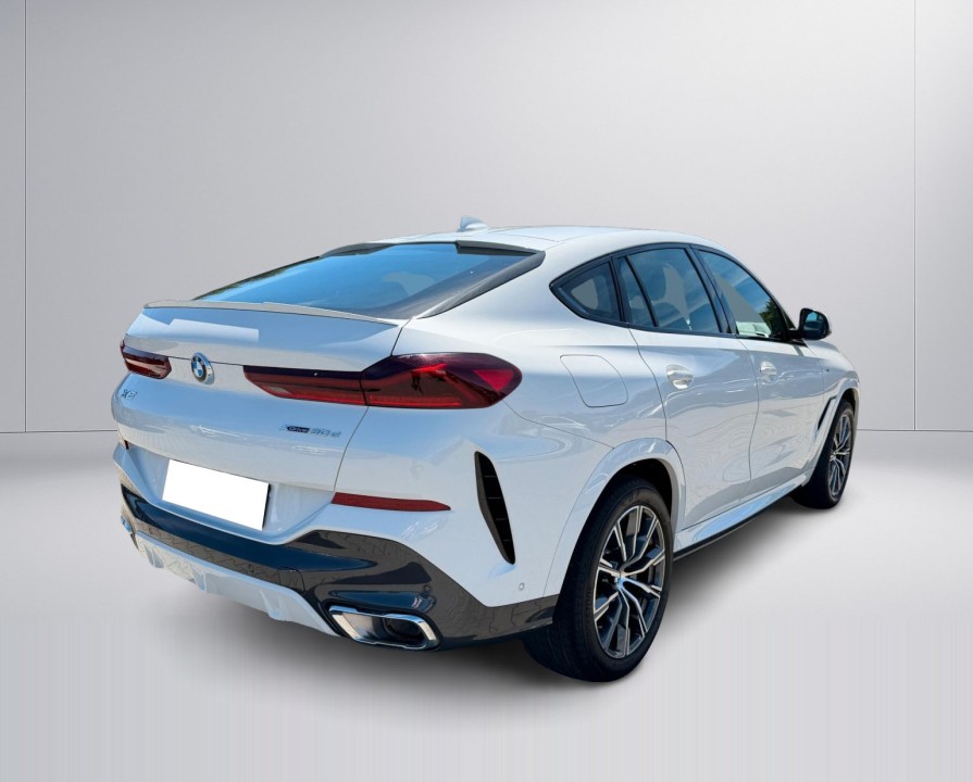 BMW X6 xDrive30d M-Sport (2)
