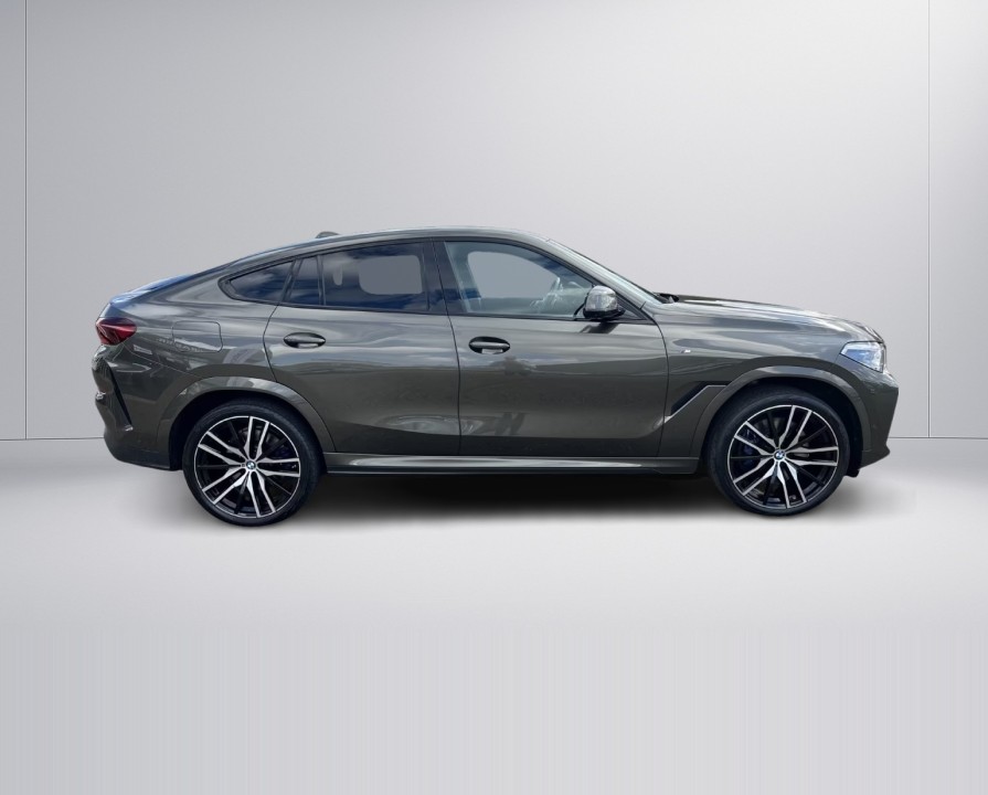 BMW X6 xDrive40d M-Sport (2)