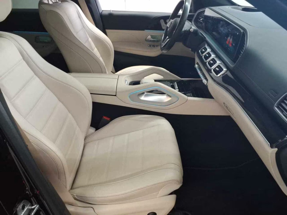 Mercedes-Benz GLE 300d AMG - foto 6