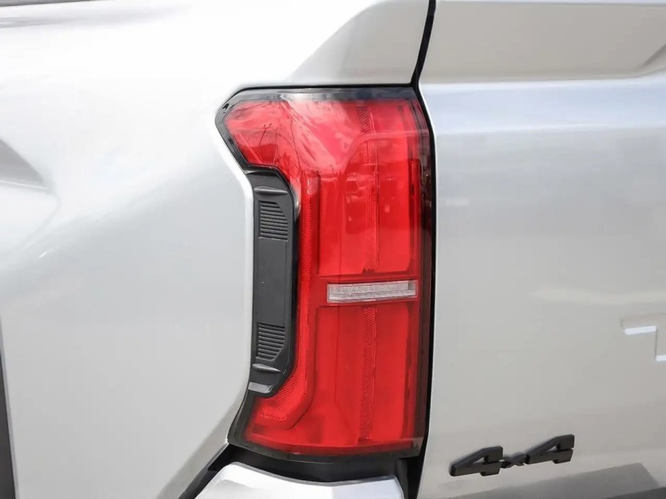 Toyota Tacoma TRD - foto 24