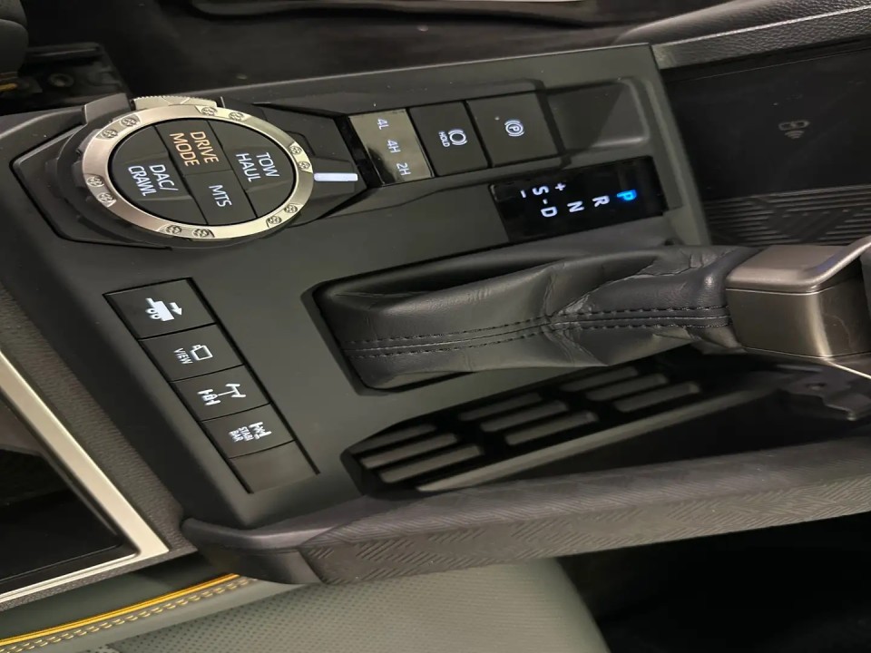 Toyota Tacoma - foto 17