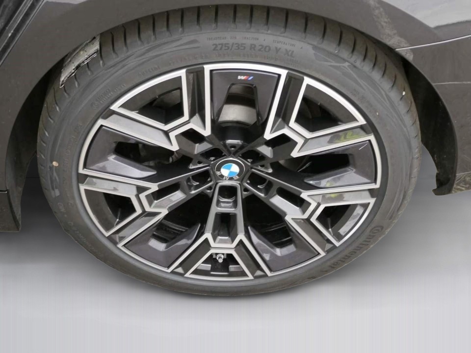 BMW Seria 5 xDrive520d M-Sport - foto 12