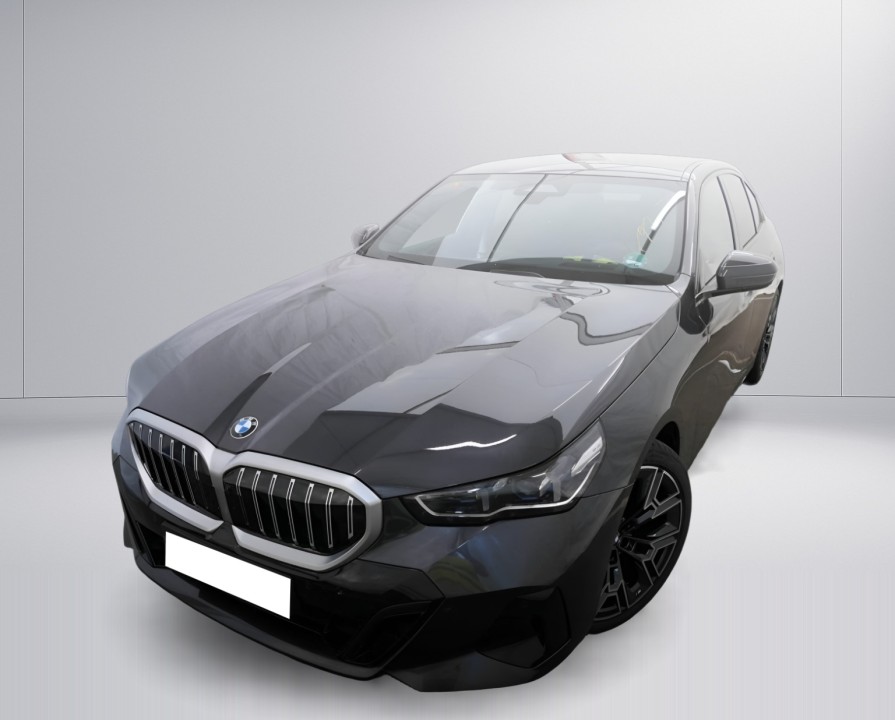 BMW Seria 5 xDrive520d M-Sport (4)
