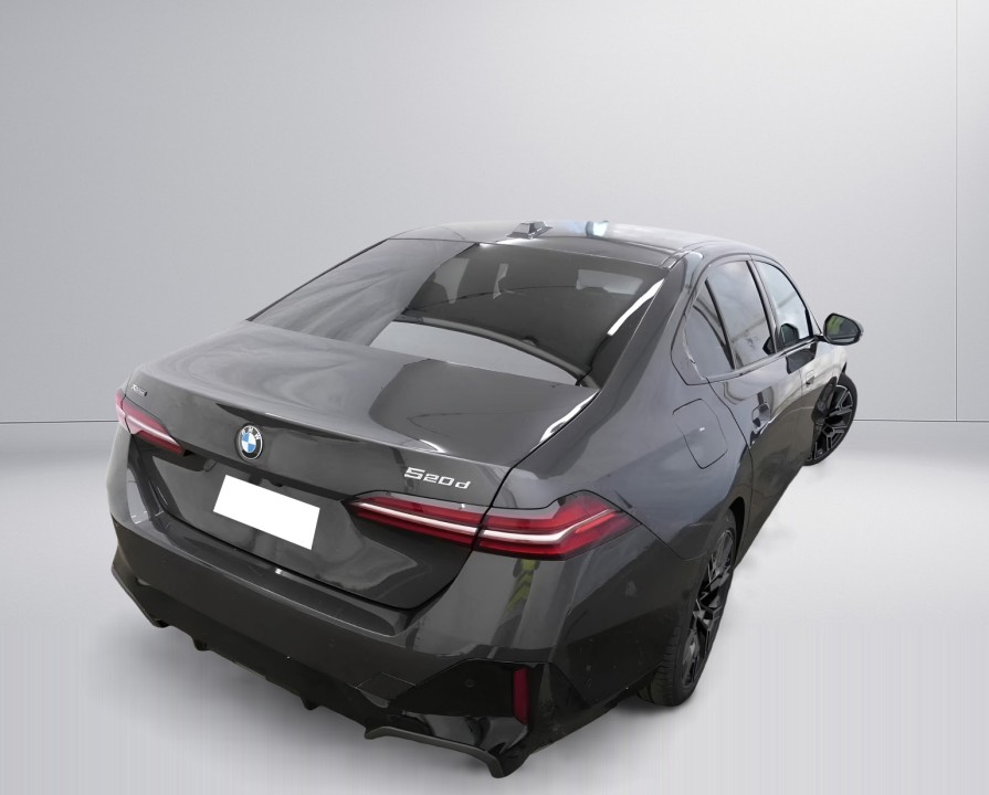 BMW Seria 5 xDrive520d M-Sport (2)