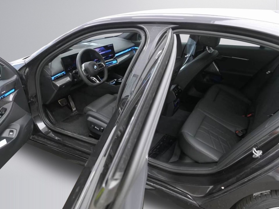 BMW Seria 5 xDrive520d M-Sport - foto 7