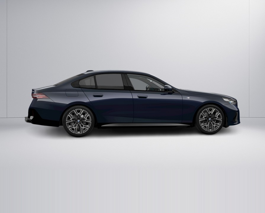 BMW 5 Series 2025 — imagine 3