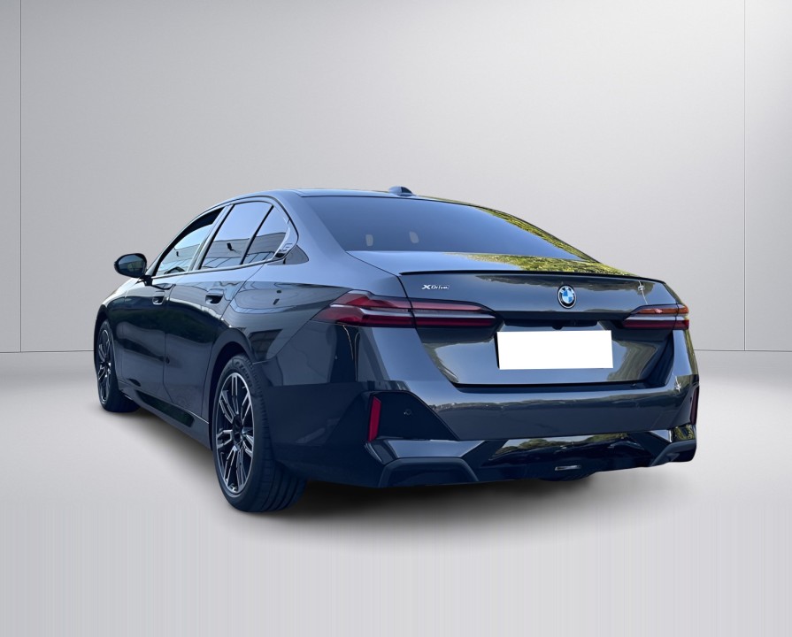 BMW 5 Series 2025 — imagine 4