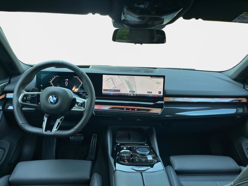 BMW 5 Series 2025 — imagine 17
