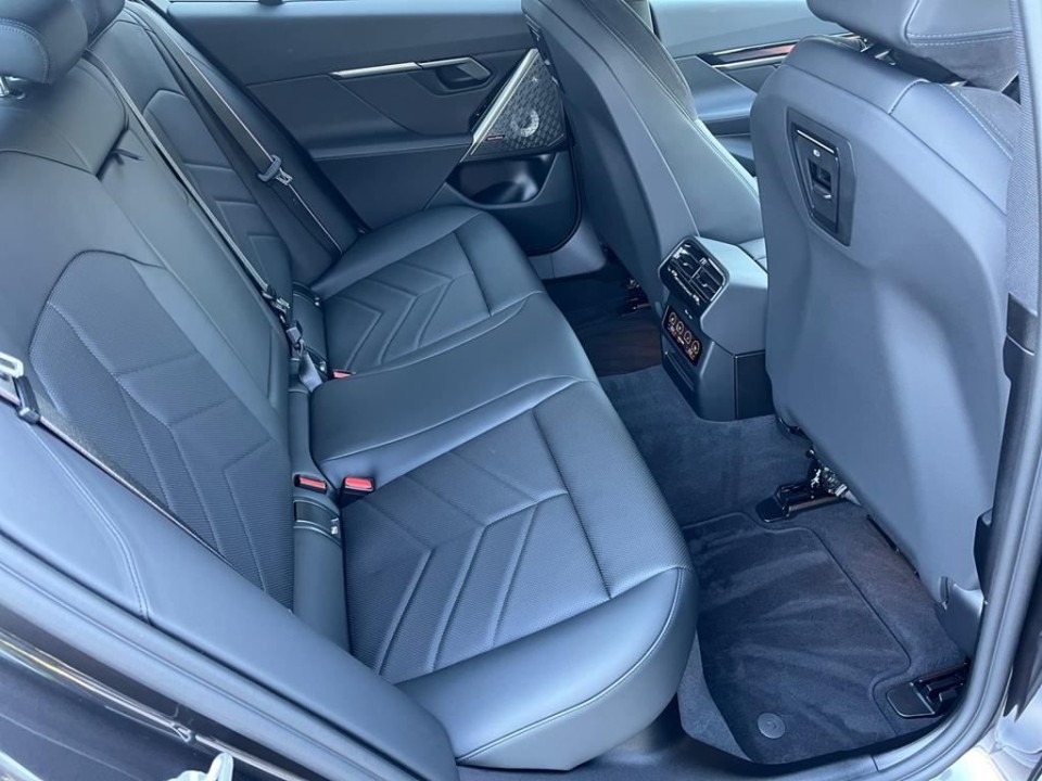 BMW 5 Series 2025 — imagine 15