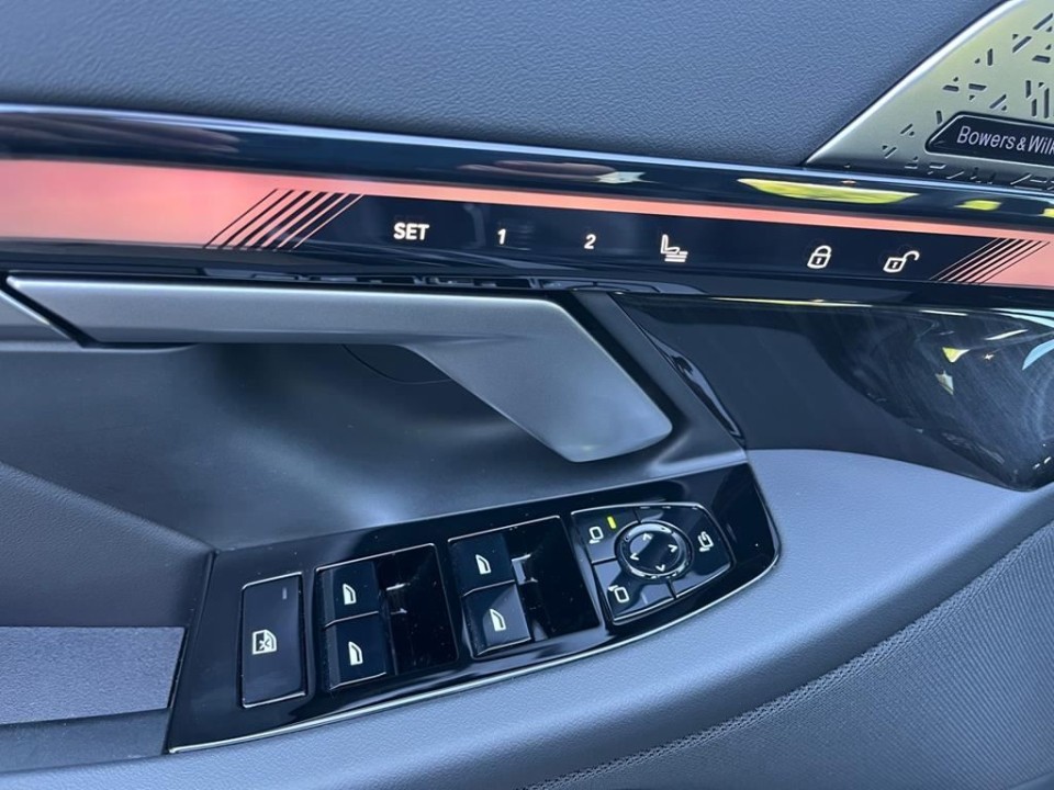 BMW Seria 5 xDrive520d M-Sport Pro - foto 15