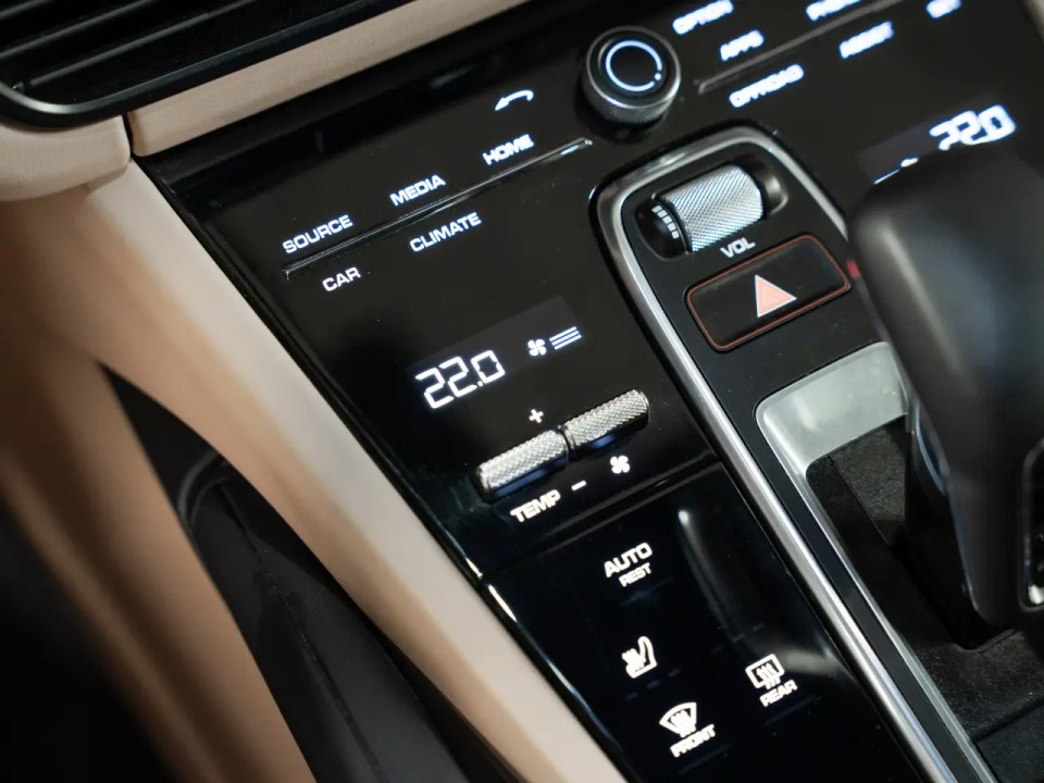 Porsche Cayenne Platinum Edition - foto 14