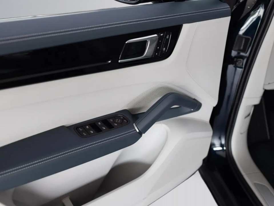 Porsche Cayenne Coupe - foto 18