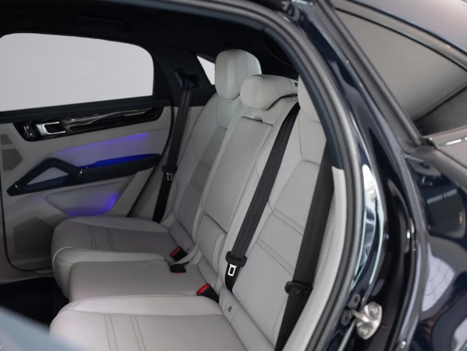 Porsche Cayenne Coupe - foto 16
