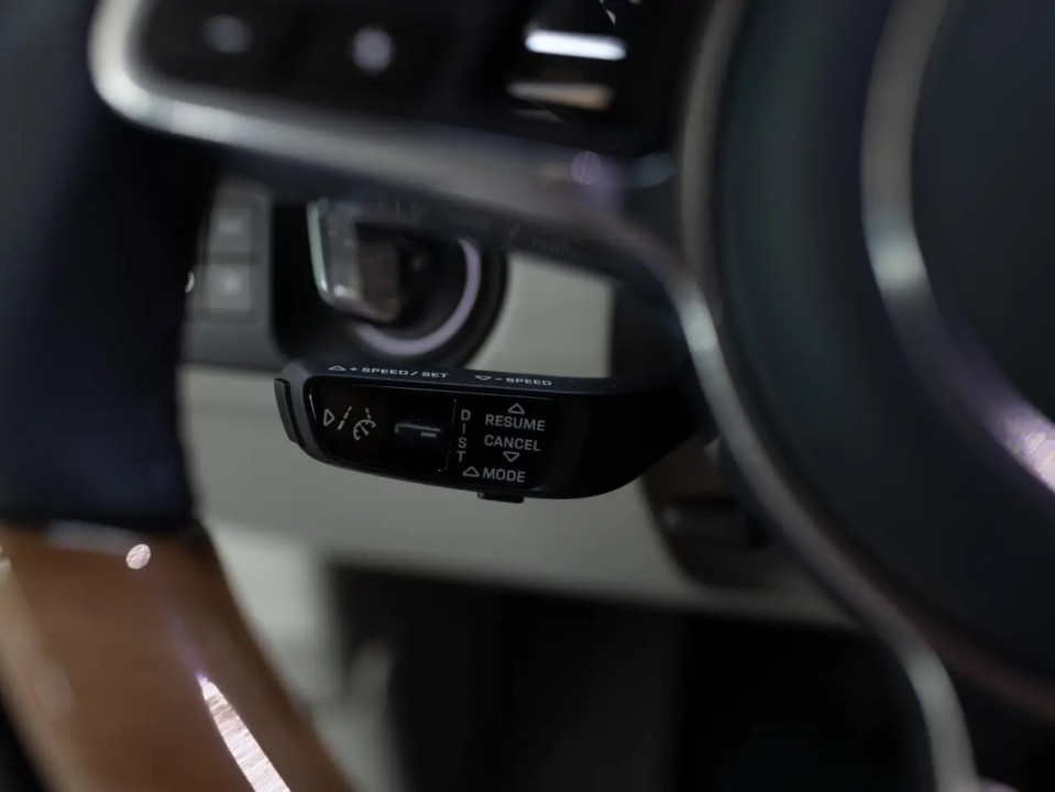 Porsche Cayenne Coupe - foto 12