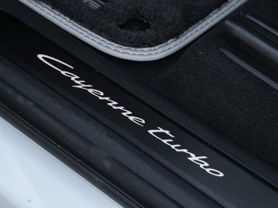 Porsche Cayenne Coupe Turbo E-Hybrid - foto 24