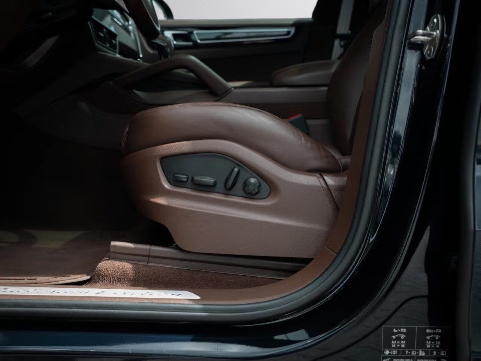 Porsche Cayenne Platinum Edition - foto 18